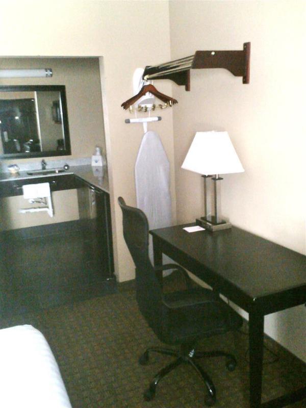 Rodeway Inn Dilley Room photo